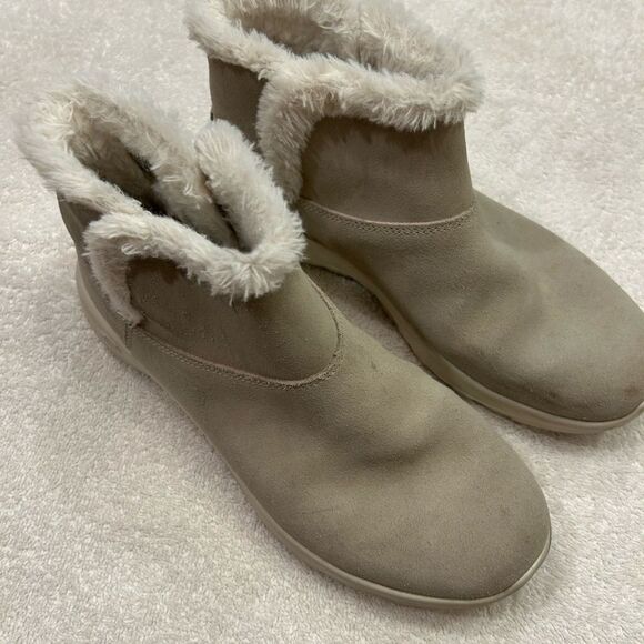 Skechers Tan Ankle Booties with Plush Lining - Picture 1 of 7